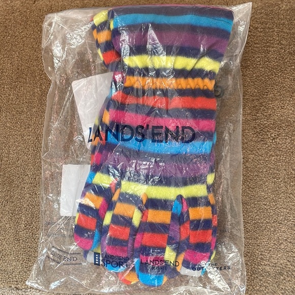 Lands' End Other - NWT - girl’s lands’ end fleece gloves - New - never worn